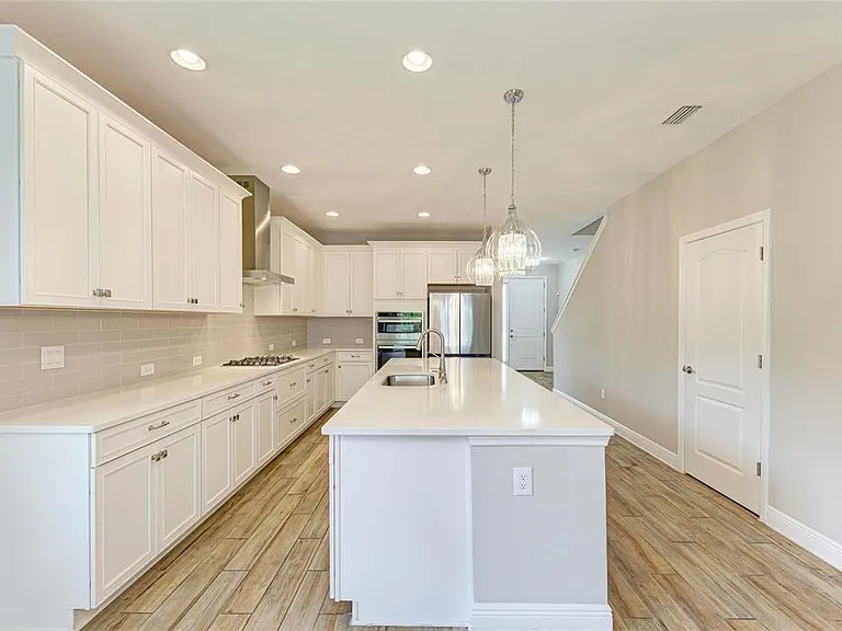 4745 Antrim Dr — Photo 28