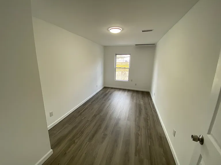 326 E Main St #1 — Photo 2