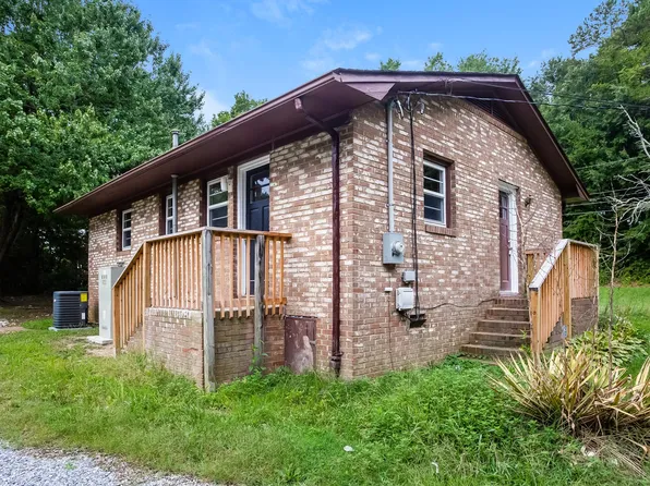 503 E Robinson St, Dallas, NC 28034