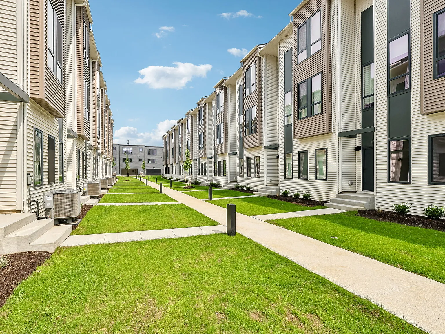 Orris Townhomes — Photo 3