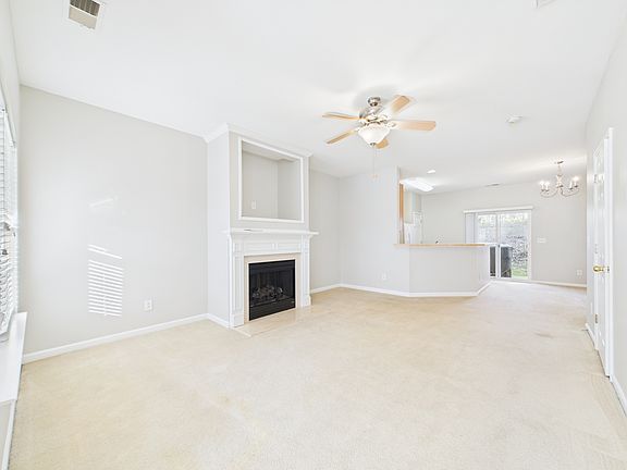 3rd image of 8468 Summerglen Cir