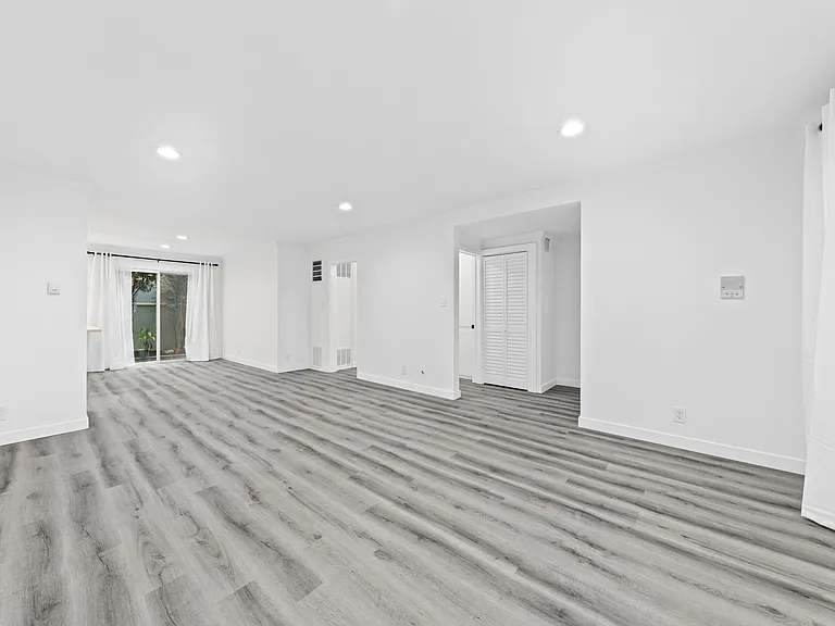 1102 Euclid St #1 — Photo 12