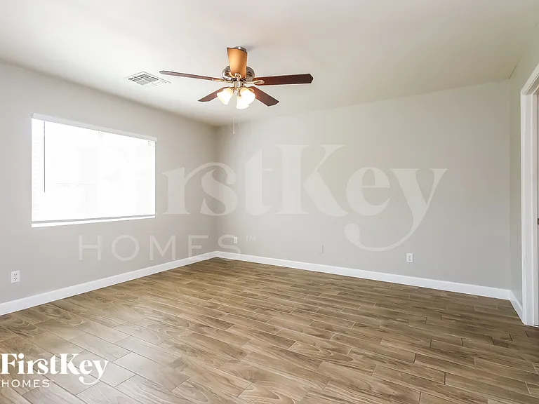 11623 W Fooks Dr — Photo 9