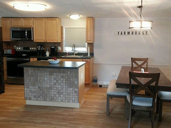 2nd image of 19499 Charleston Cir