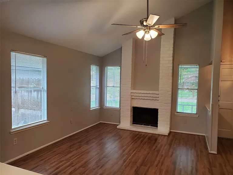 3130 Forestbrook Dr — Photo 7