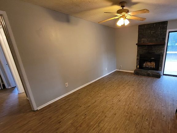 2nd image of 2818 Kirkwood Cir