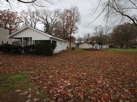 3rd image of 23675 Greenwood Blvd