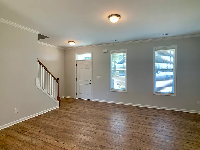 9 Chapman Ct — Photo 3