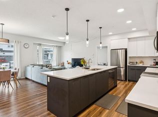 33 W Carringham Gate NW #1105, Calgary, AB T3P 2H6