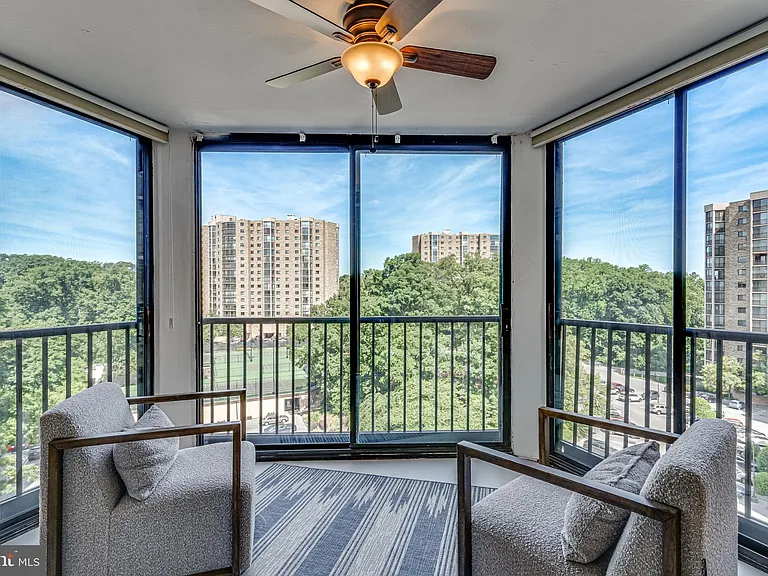 5904 Mount Eagle Dr #903 — Photo 20
