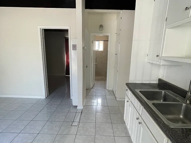6716 Granger Ave #A — Photo 5