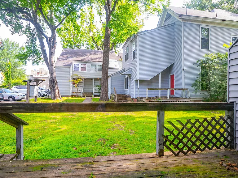 1018 Cumberland St — Photo 19
