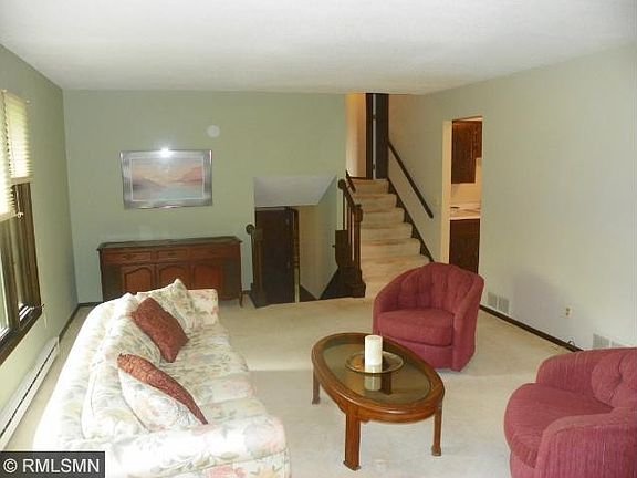 3rd image of 4230 Woodhill Dr