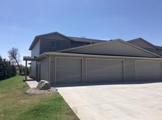 735 Compass Loop, Bismarck, ND 58504