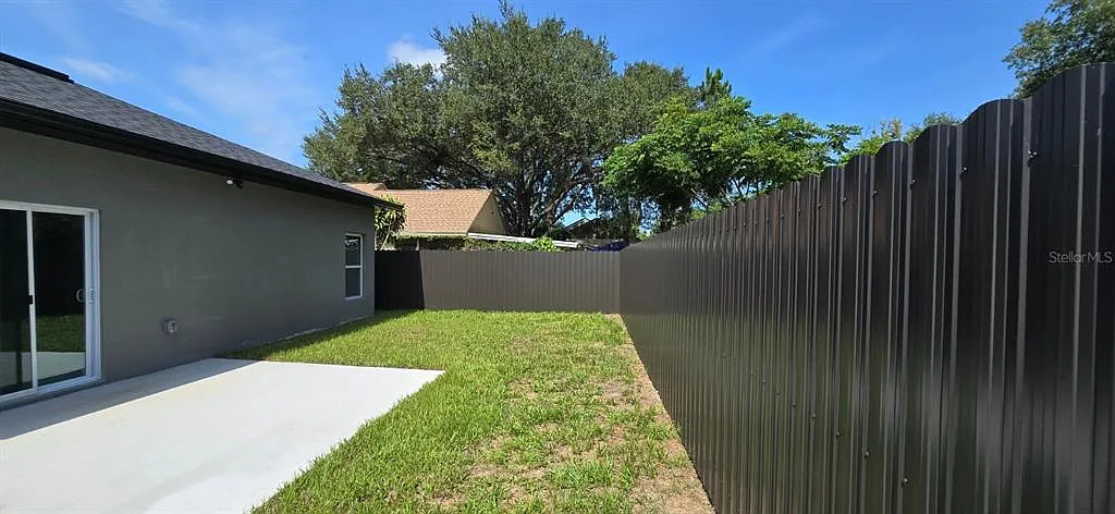 3 bed, 2.0 bath, 1000 sqft, $2,500 — Photo 3