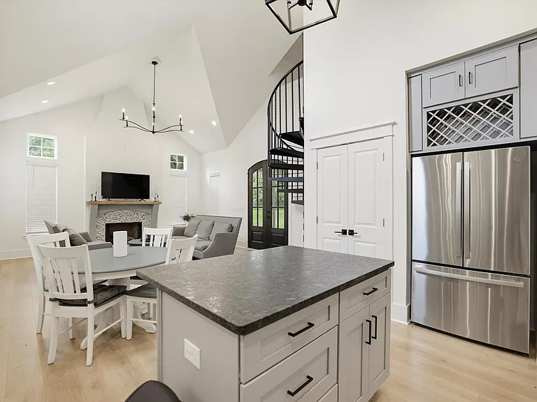 4052 Poets Trl — Photo 17