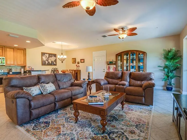 1518 SW 50th St #301 — Photo 10