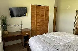 1 bed, 1.0 bath, 2946 sqft, $1,100 — Photo 4
