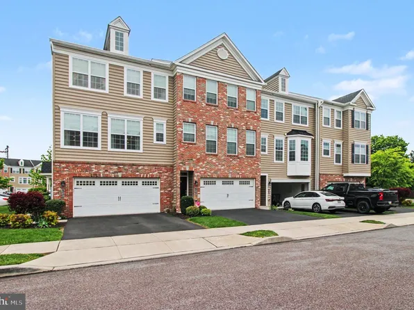 100 Arlington Ln, Telford, PA 18969