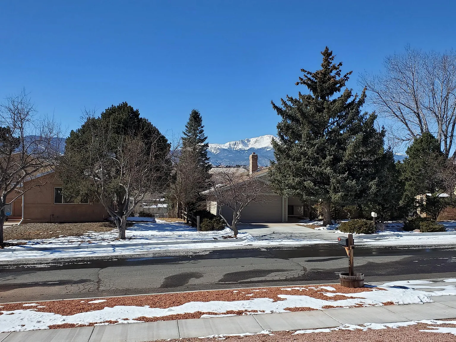 4 bed, 2.5 bath, 1840 sqft, $2,200 — Photo 2