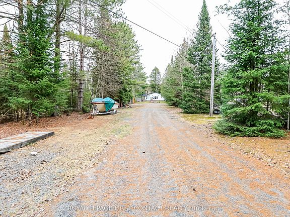 3rd image of 1088 Colony Rd