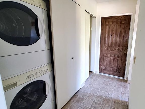 Washer/Dryer Laundry