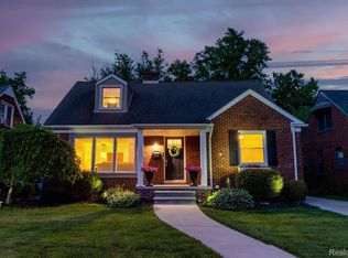 26058 Wyoming Rd, Huntington Woods, MI 48070