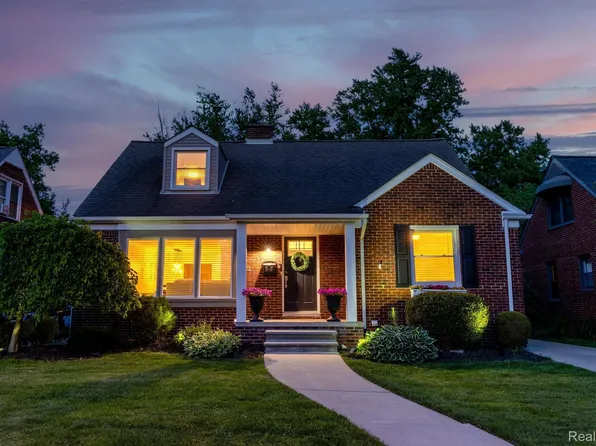 26058 Wyoming Rd, Huntington Woods, MI 48070