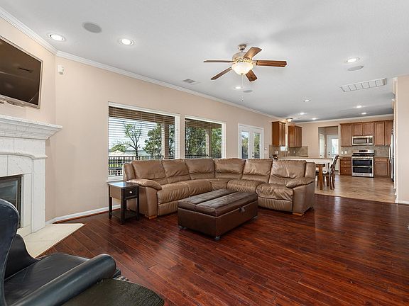 5th image of 264 Falcon Point