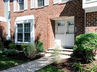 1549 Wedgefield Cir, Naperville, IL 60563