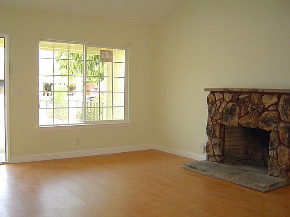 2nd image of 1653 Goldentree Dr