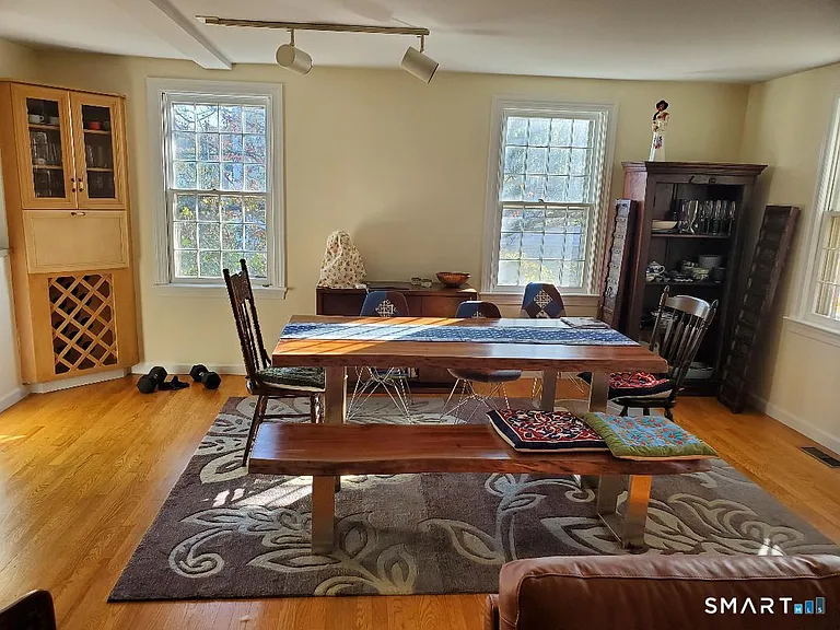 19 Grand Ave — Photo 4
