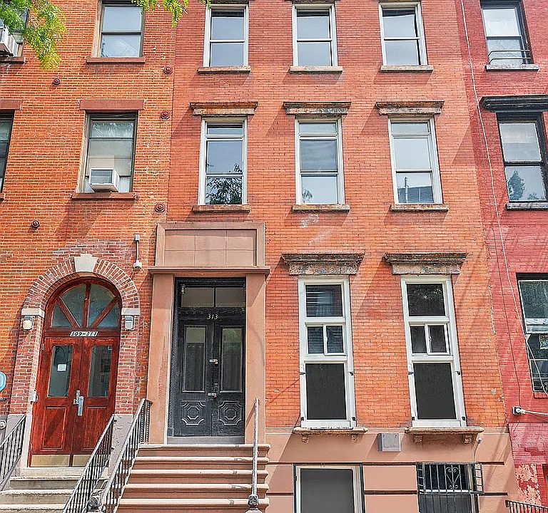 1st image of 313 E 6th St