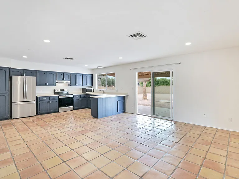 10440 E Becker Ln — Photo 10