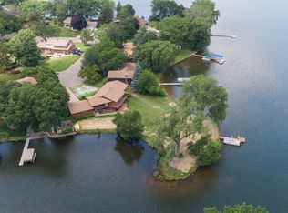 3170 Sandy Hook Dr, Roseville, MN 55113
