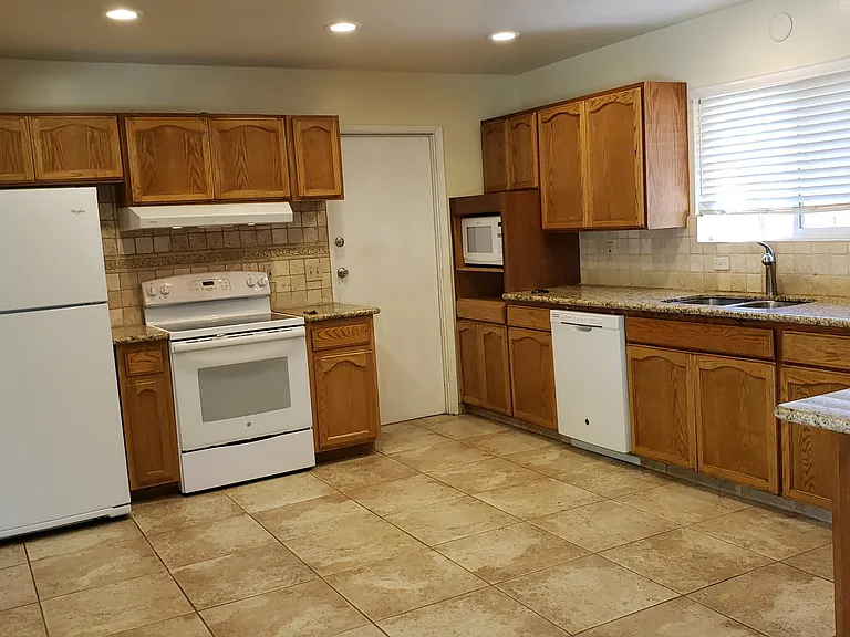 1463 Dentwood Dr — Photo 6