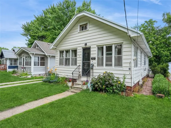 3923 Cambridge St, Des Moines, IA 50313