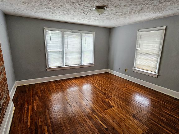 3rd image of 928-930 Ellsworth Ave #928