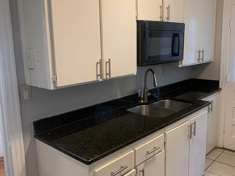 595 S Evelyn Pl NW — Photo 5