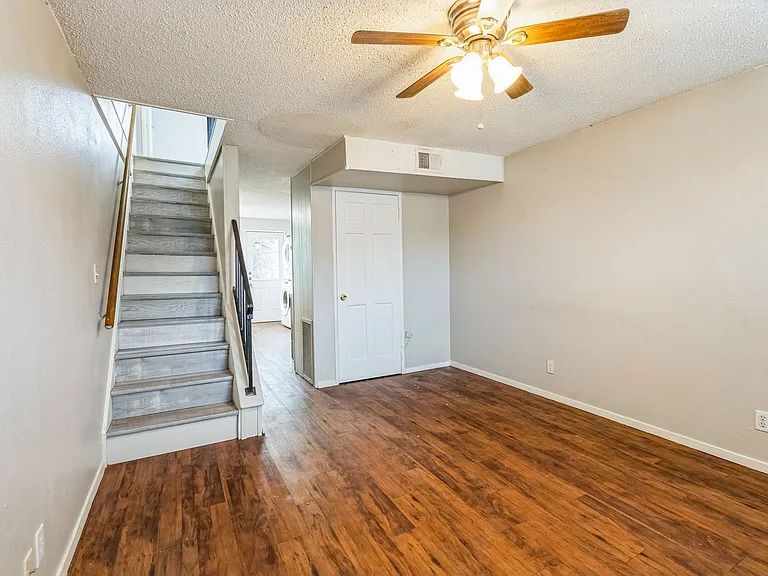 20600 Bonanza St #4 — Photo 6