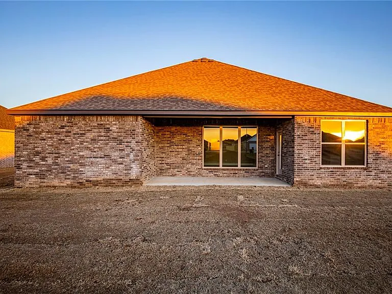 1048 Parker Ln — Photo 22