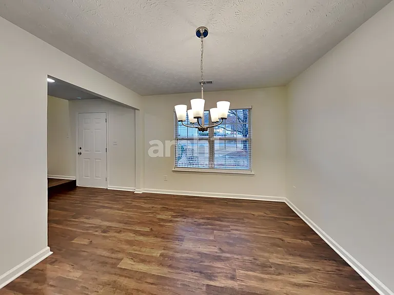 302 Springmoor Ln — Photo 5