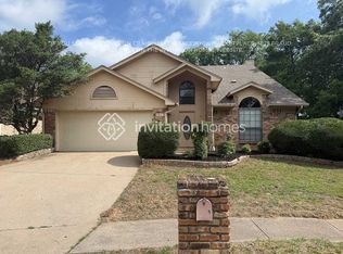 1517 Woodvale Dr, Bedford, TX 76021