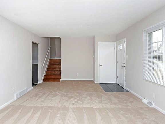 5th image of 110 Millstone Dr