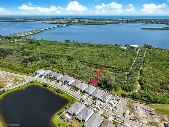 8442 PEQUOD Avenue, Vero Beach, FL 32967