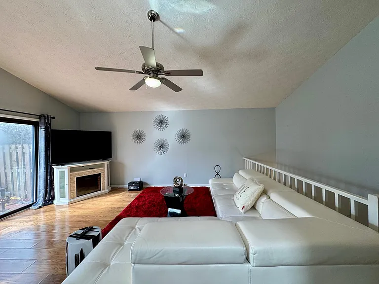 9526 Colegate Way — Photo 10