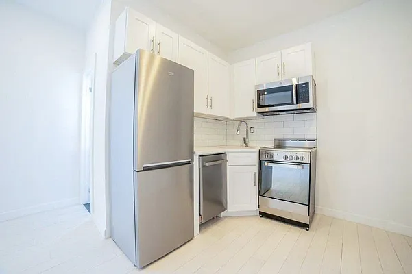 Rented by Camelot Realty Group | media 6