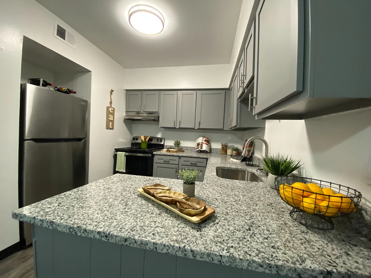 Haven on the Lake Apartments — Photo 3