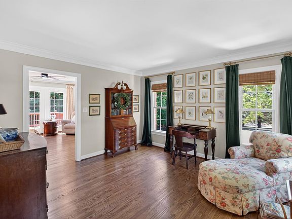 4th image of 1224 High Grove Ln