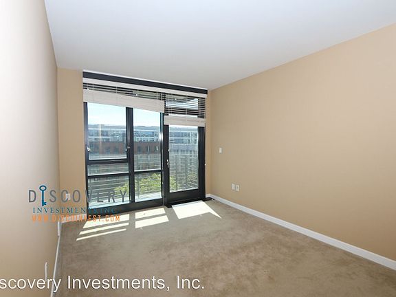 5th image of 250 King St Unit 578
